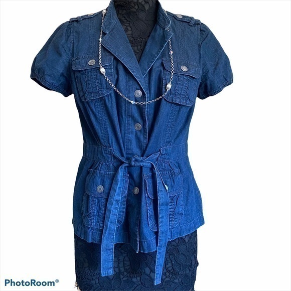 Ann Taylor Blue Chambray Denim Puffed Short Sleeved Button Down Top Medium - Picture 1 of 16